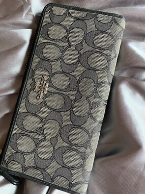 Coach Black and Tan Signature Zip Wallet